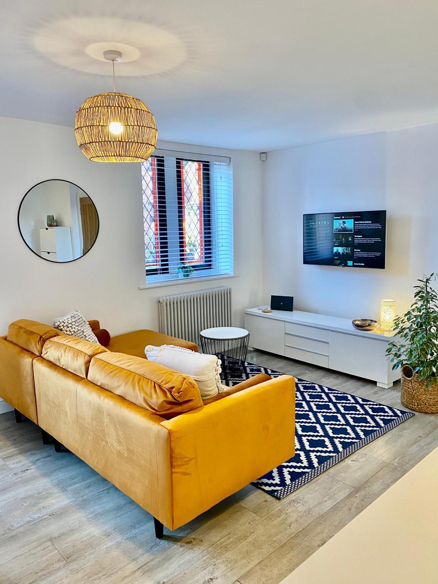 Boutique Chapel Apartment Within City Walls Chester Exterior photo