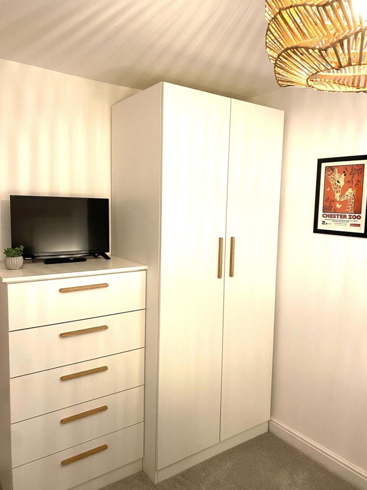 Boutique Chapel Apartment Within City Walls Chester Exterior photo